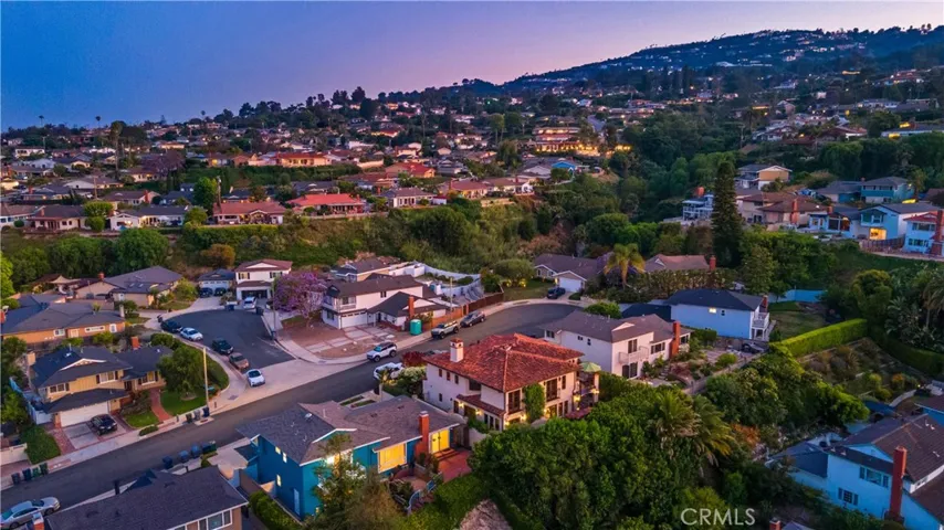 NEIGHBORHOOD VIEW 3
