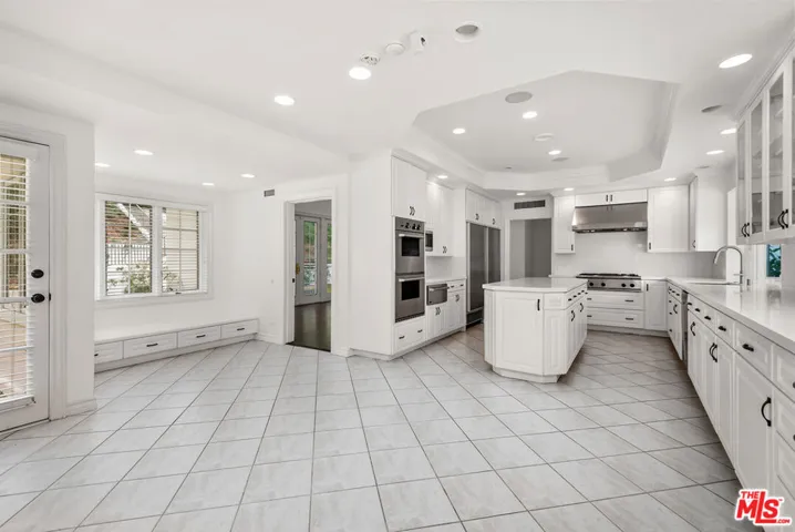 15638 Royal Oak Road, Encino, California 91436