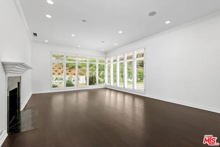 15638 Royal Oak Road, Encino, California 91436