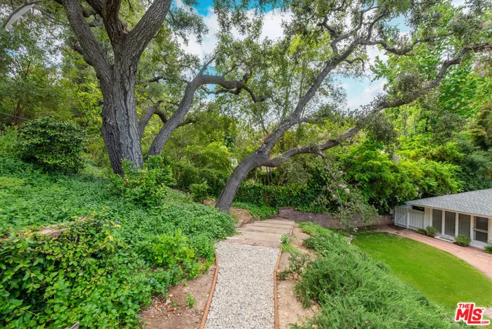 15638 Royal Oak Road, Encino, California 91436