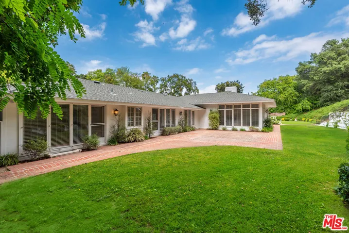 15638 Royal Oak Road, Encino, California 91436