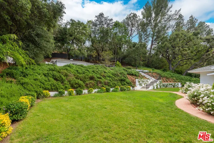 15638 Royal Oak Road, Encino, California 91436