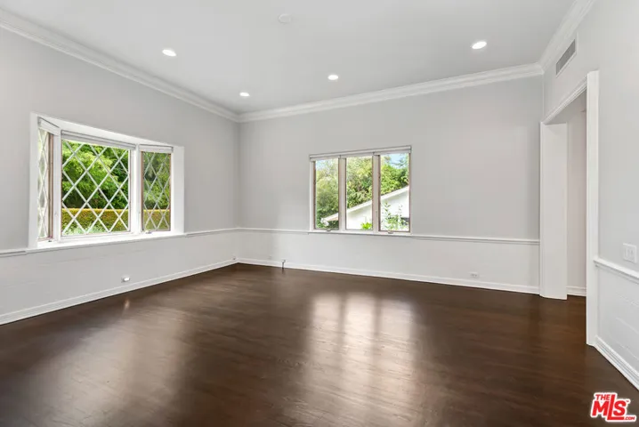15638 Royal Oak Road, Encino, California 91436