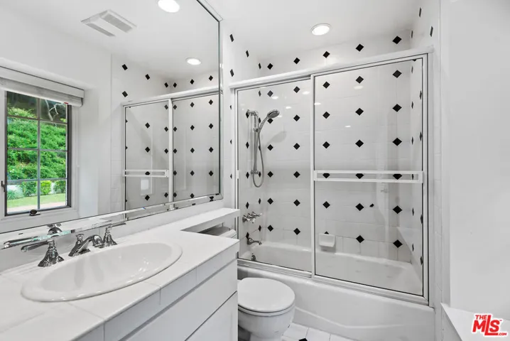 15638 Royal Oak Road, Encino, California 91436