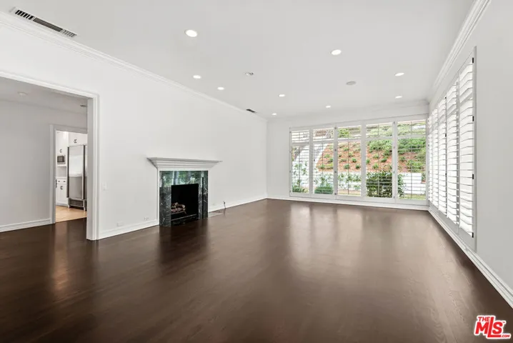 15638 Royal Oak Road, Encino, California 91436