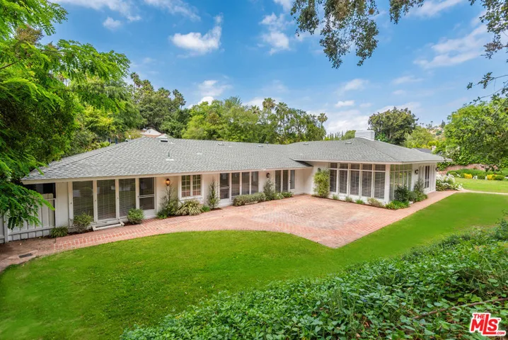 15638 Royal Oak Road, Encino, California 91436