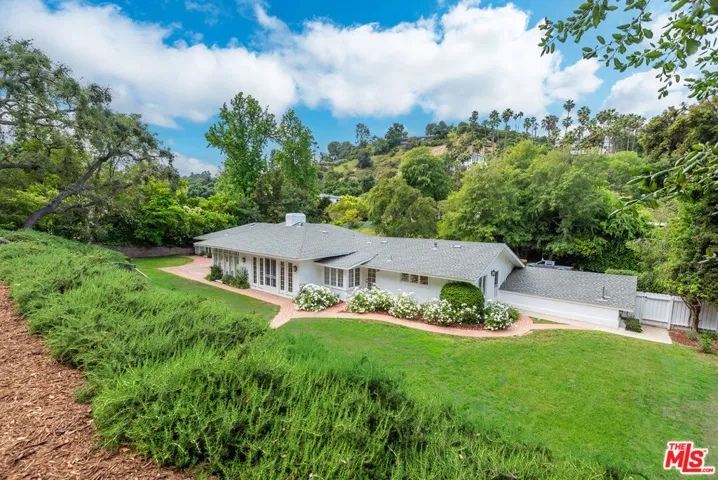15638 Royal Oak Road, Encino, California 91436