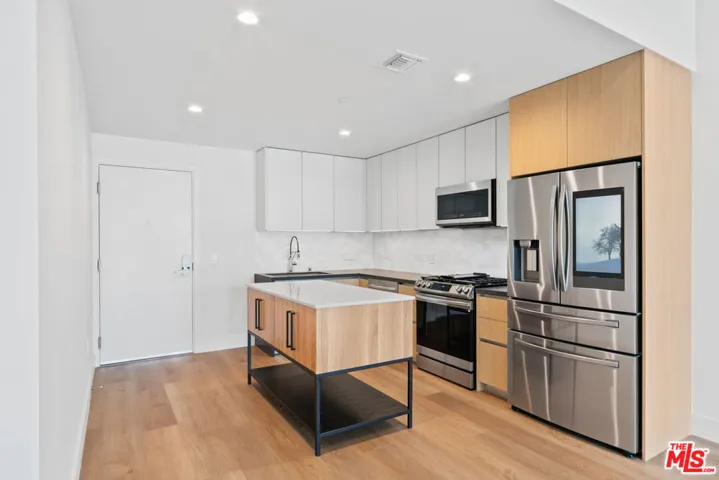 1001 N Fairfax Avenue Ph6, West Hollywood, California 90046