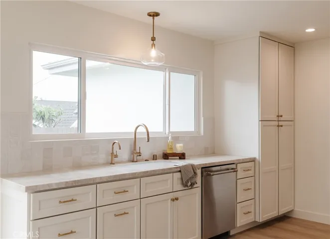 501 Avenue F, Redondo Beach, California 90277