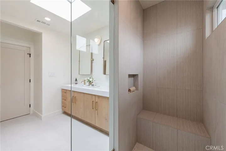 501 Avenue F, Redondo Beach, California 90277