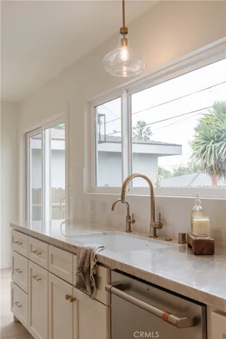 501 Avenue F, Redondo Beach, California 90277