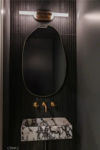 powder room sink