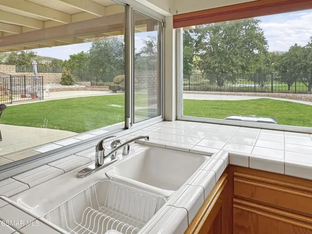 17 Kitchen sink