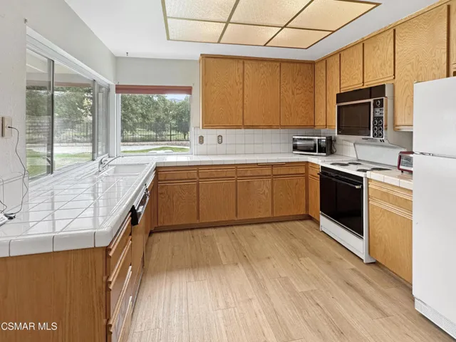 14 Kitchen 3