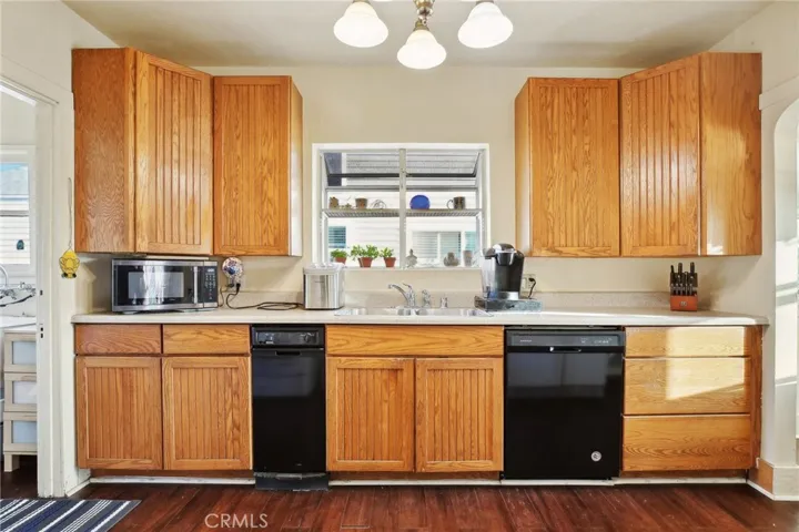 1105 S Hickory Street, Santa Ana, California 92701