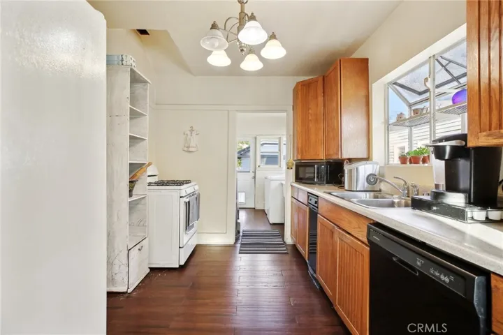 1105 S Hickory Street, Santa Ana, California 92701