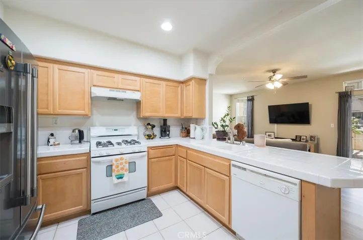 310 E Mccoy Lane 7e, Santa Maria, California 93455