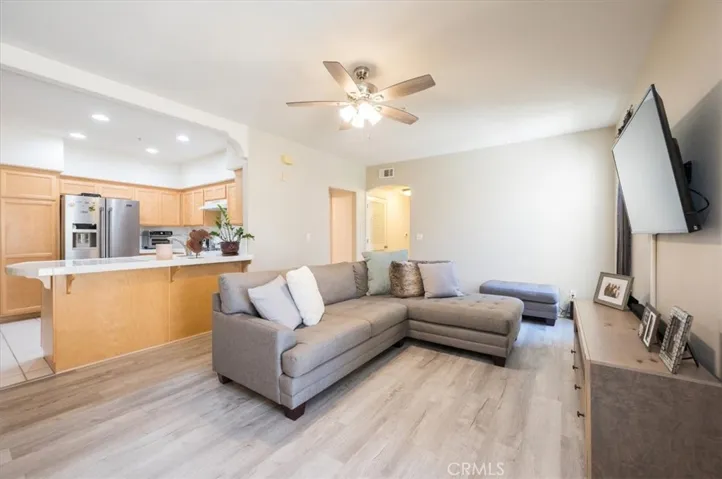 310 E Mccoy Lane 7e, Santa Maria, California 93455