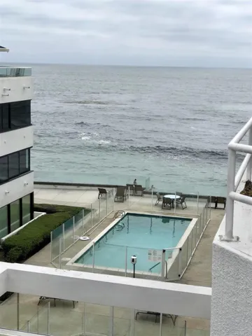100 Coast Blvd. #404, La Jolla, California 92037