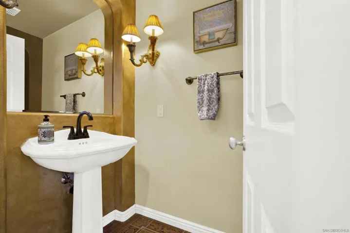 5582 Valerio Trail, San Diego, California 92130