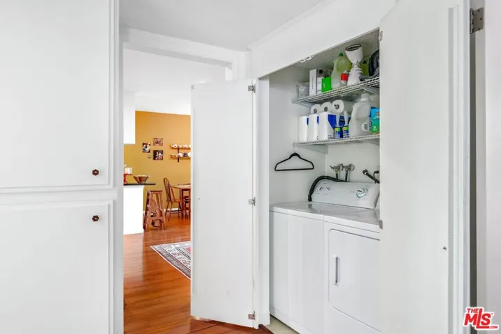 6245 Woodman Avenue 202, Valley Glen, California 91401