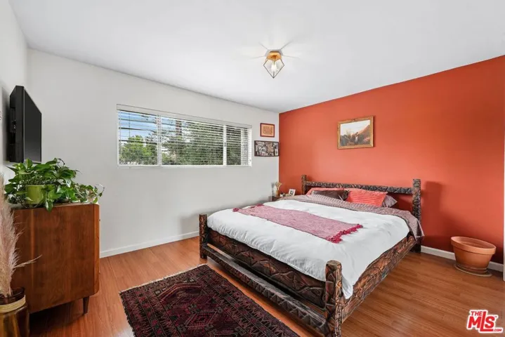 6245 Woodman Avenue 202, Valley Glen, California 91401