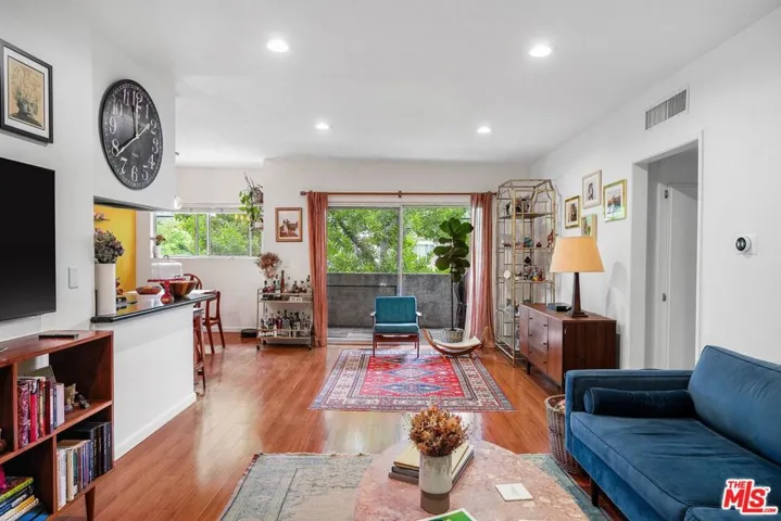 6245 Woodman Avenue 202, Valley Glen, California 91401