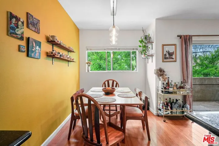 6245 Woodman Avenue 202, Valley Glen, California 91401