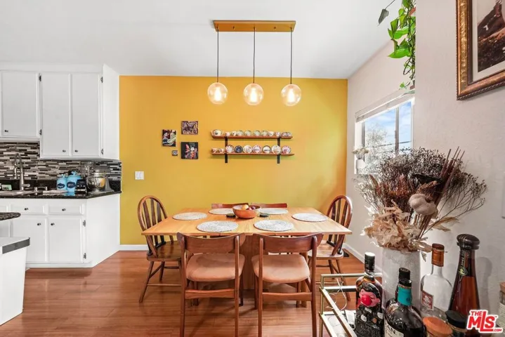 6245 Woodman Avenue 202, Valley Glen, California 91401