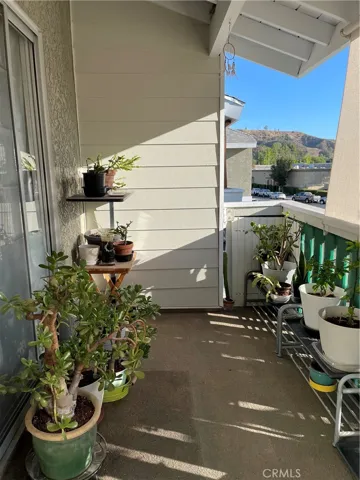 27642 Susan Beth Way I, Saugus, California 91350