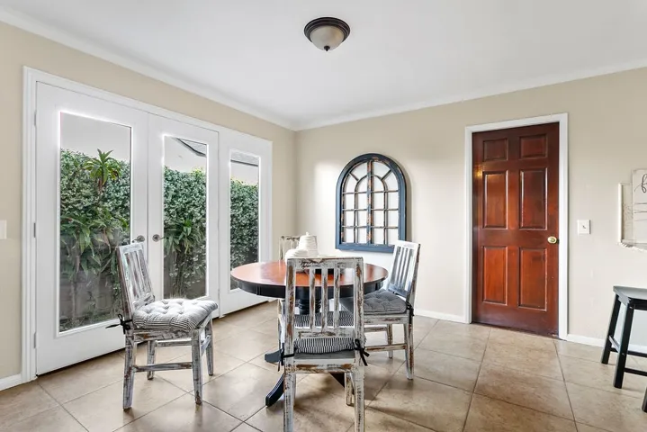 Patio doors to the side yard.