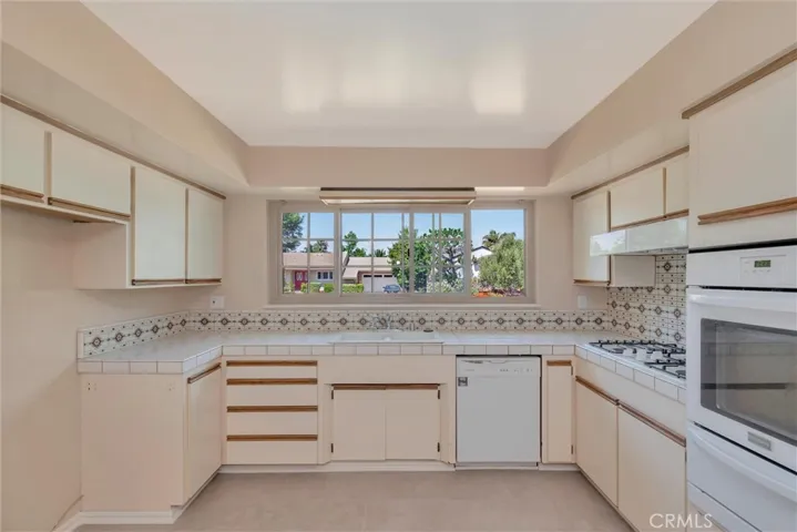 11012 Garden Grove Avenue, Porter Ranch, California 91326