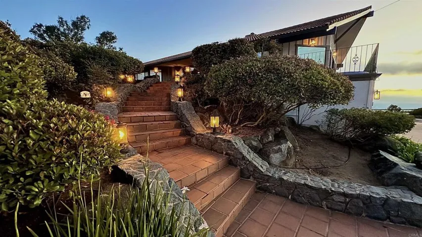 9614 Meadow Mesa Drive, Escondido, California 92026