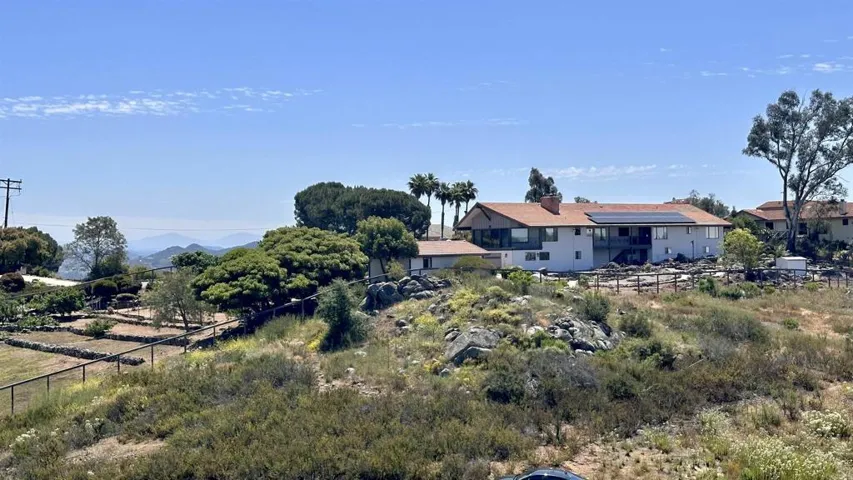 9614 Meadow Mesa Drive, Escondido, California 92026