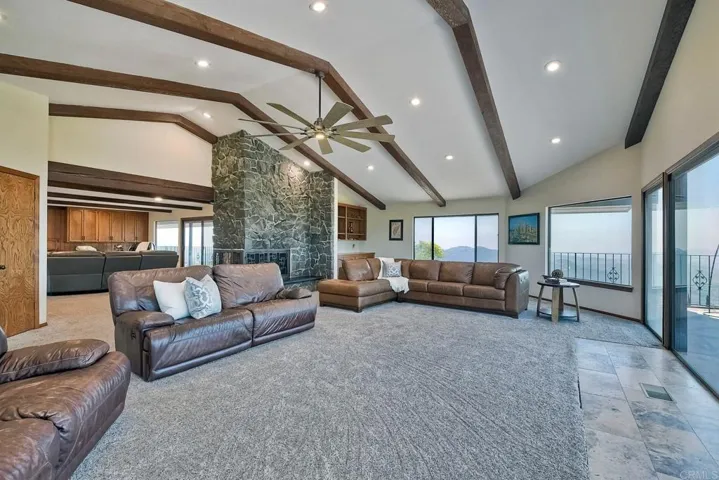 9614 Meadow Mesa Drive, Escondido, California 92026