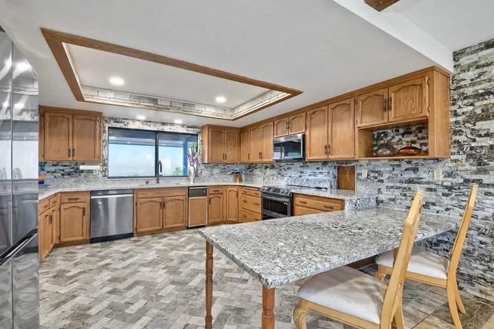 9614 Meadow Mesa Drive, Escondido, California 92026
