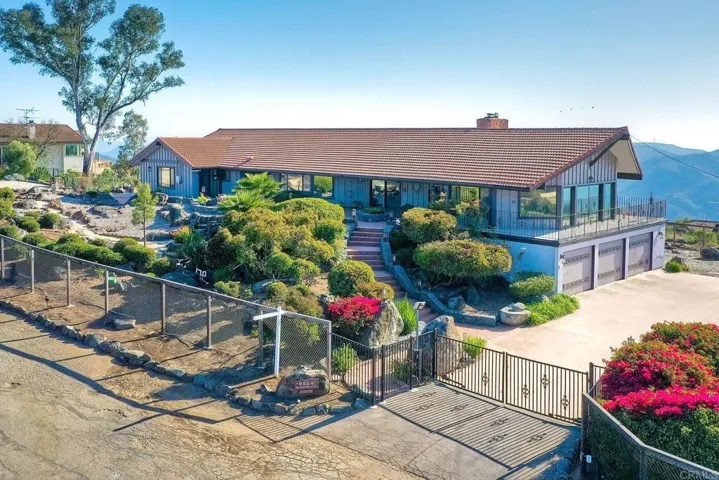 9614 Meadow Mesa Drive, Escondido, California 92026