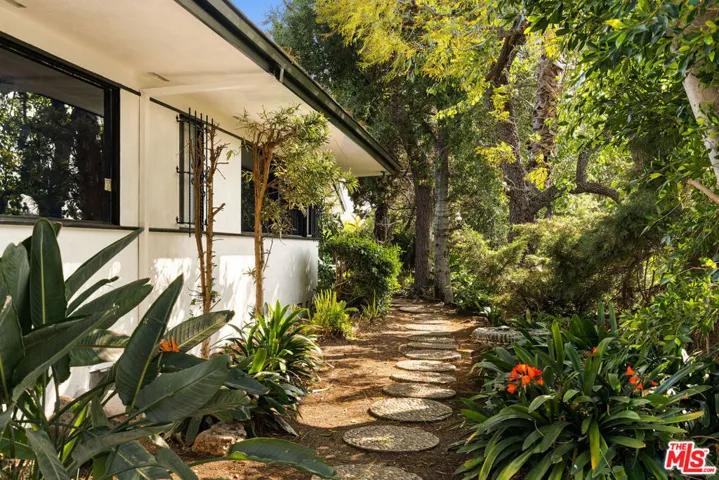 5835 Green Oak Drive, Los Angeles, California 90068