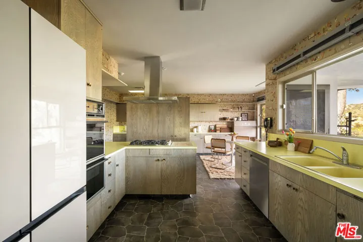 5835 Green Oak Drive, Los Angeles, California 90068