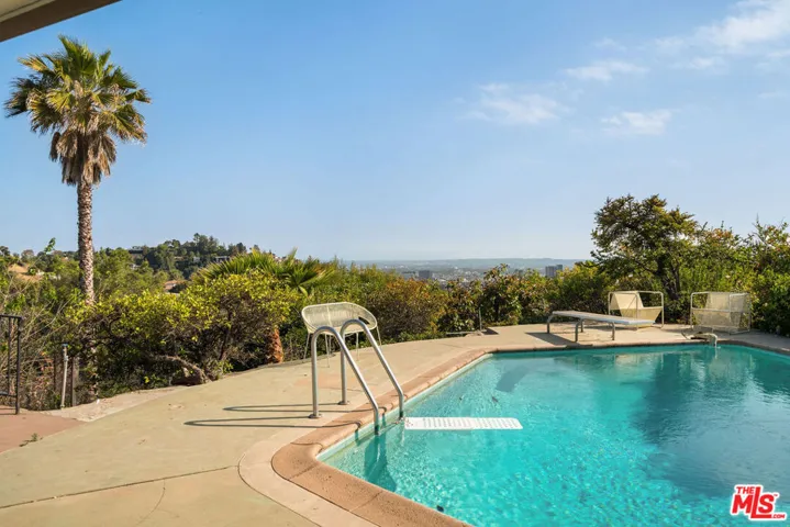 5835 Green Oak Drive, Los Angeles, California 90068