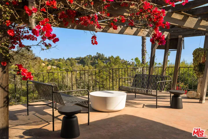 5835 Green Oak Drive, Los Angeles, California 90068