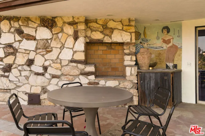 5835 Green Oak Drive, Los Angeles, California 90068