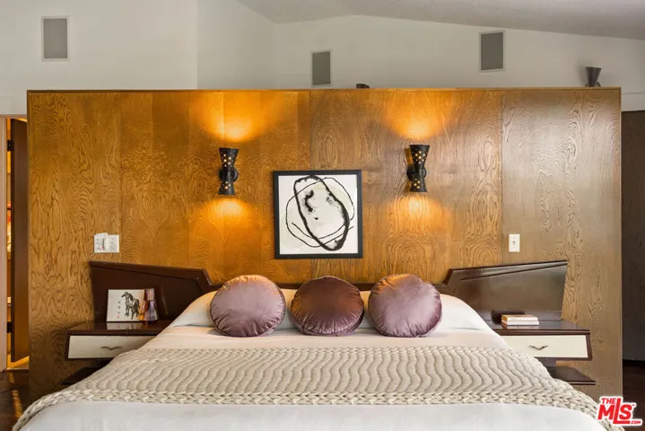 5835 Green Oak Drive, Los Angeles, California 90068