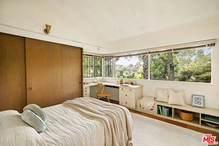 5835 Green Oak Drive, Los Angeles, California 90068