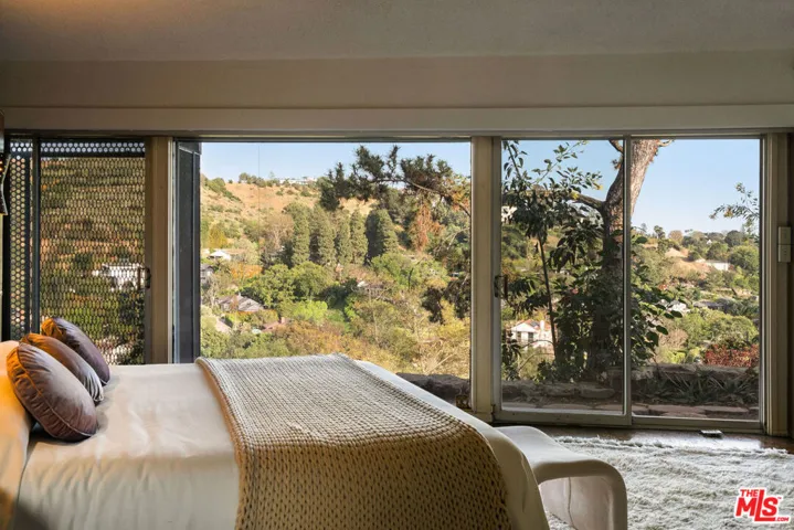 5835 Green Oak Drive, Los Angeles, California 90068