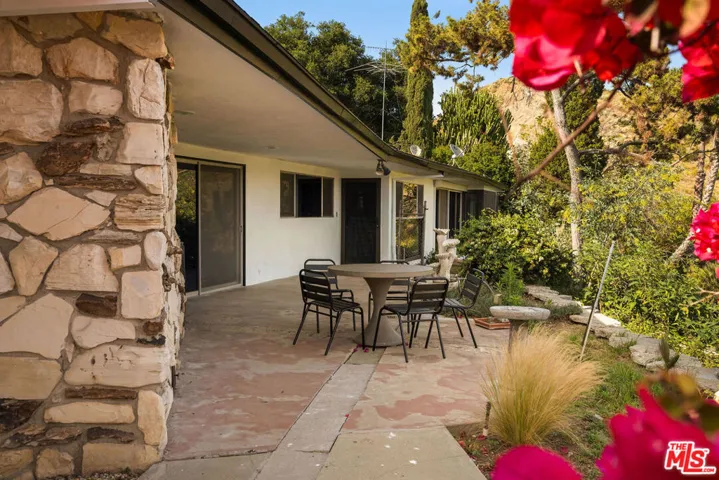5835 Green Oak Drive, Los Angeles, California 90068