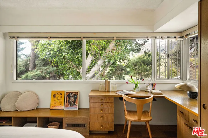 5835 Green Oak Drive, Los Angeles, California 90068
