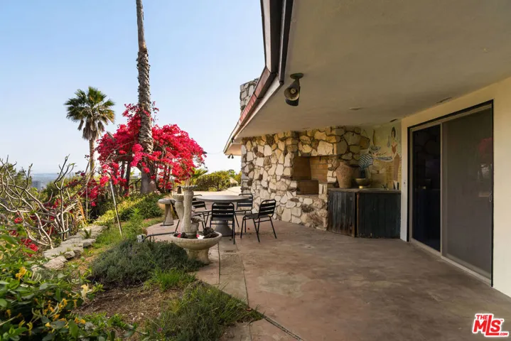 5835 Green Oak Drive, Los Angeles, California 90068