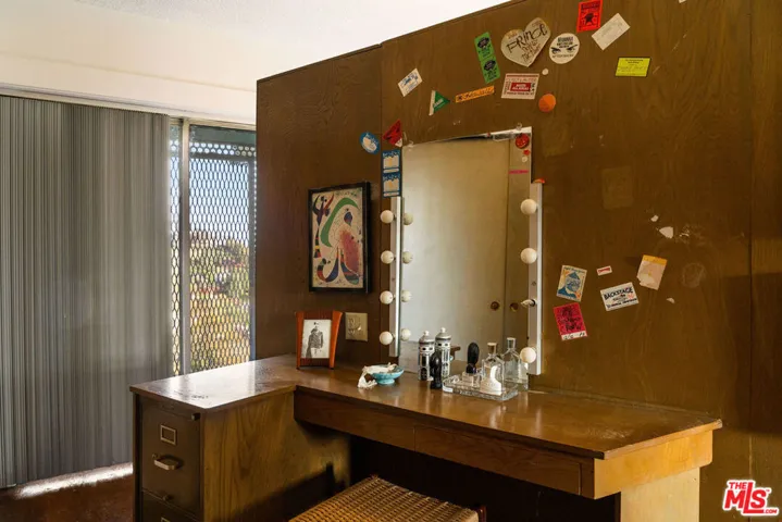 5835 Green Oak Drive, Los Angeles, California 90068