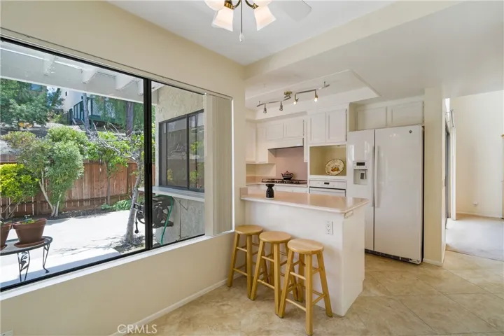Breakfast Nook and Bar